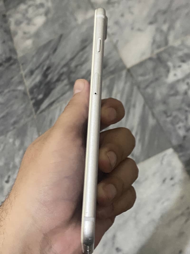 Apple iPhone 7 Plus 1