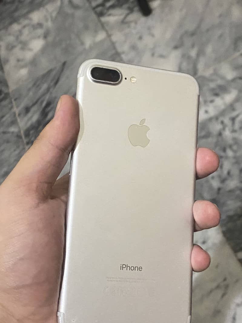 Apple iPhone 7 Plus 3