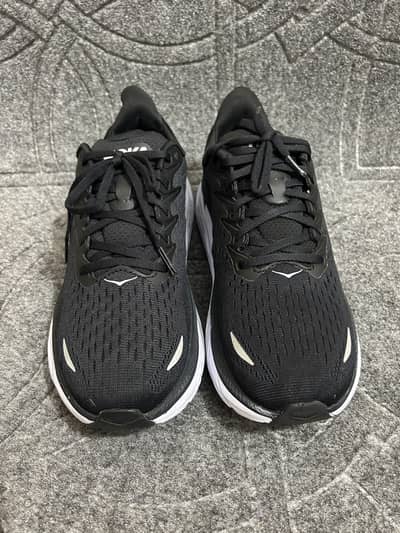 Used branded shoes