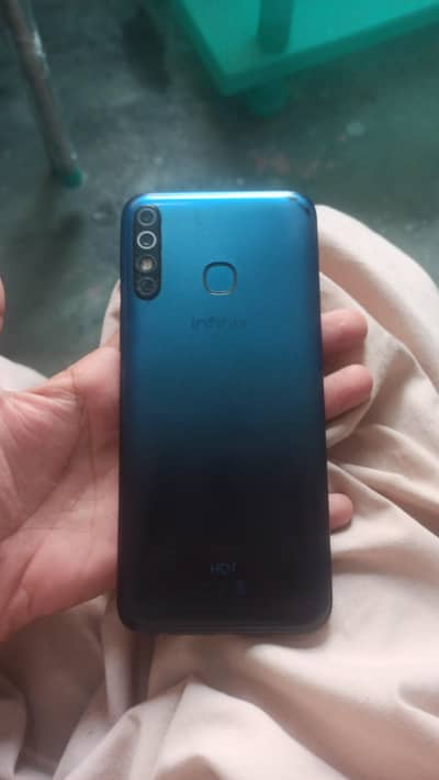 Infinix Hot 8