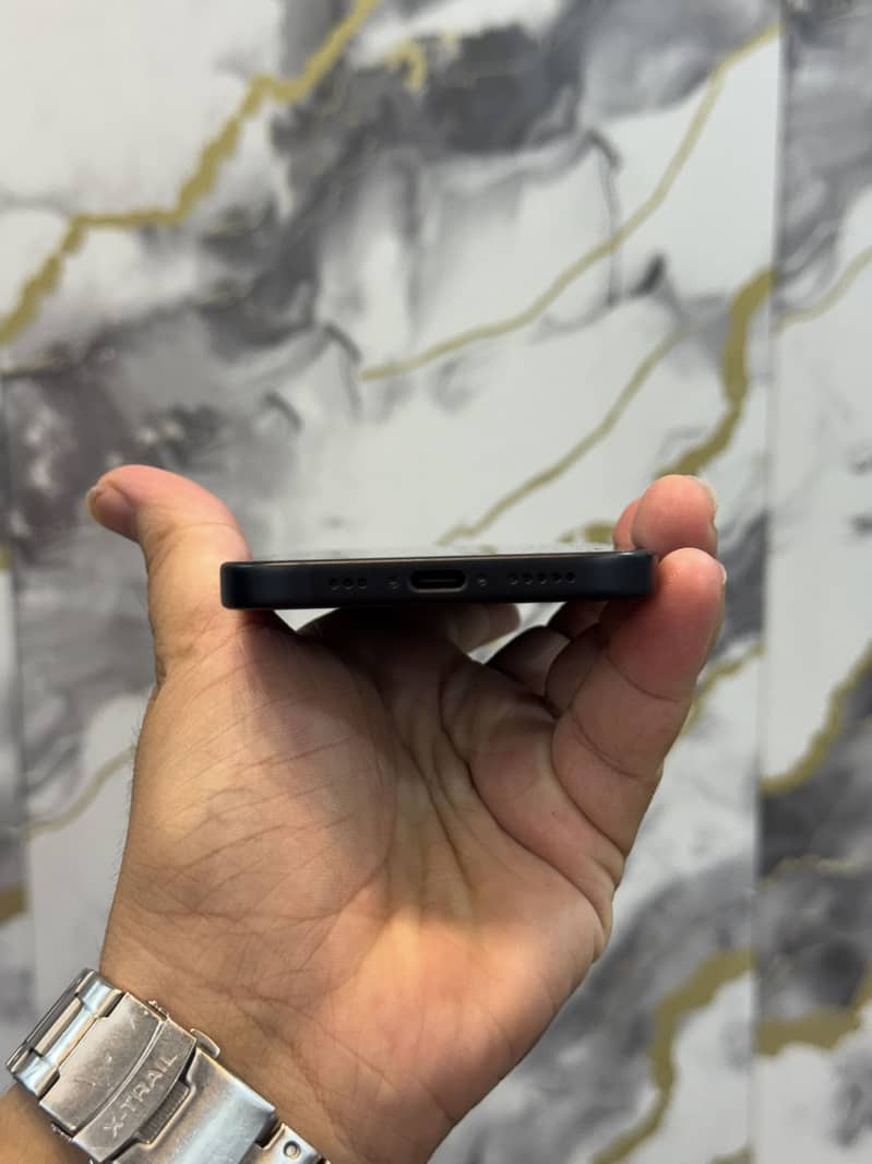 Apple iPhone 15 5