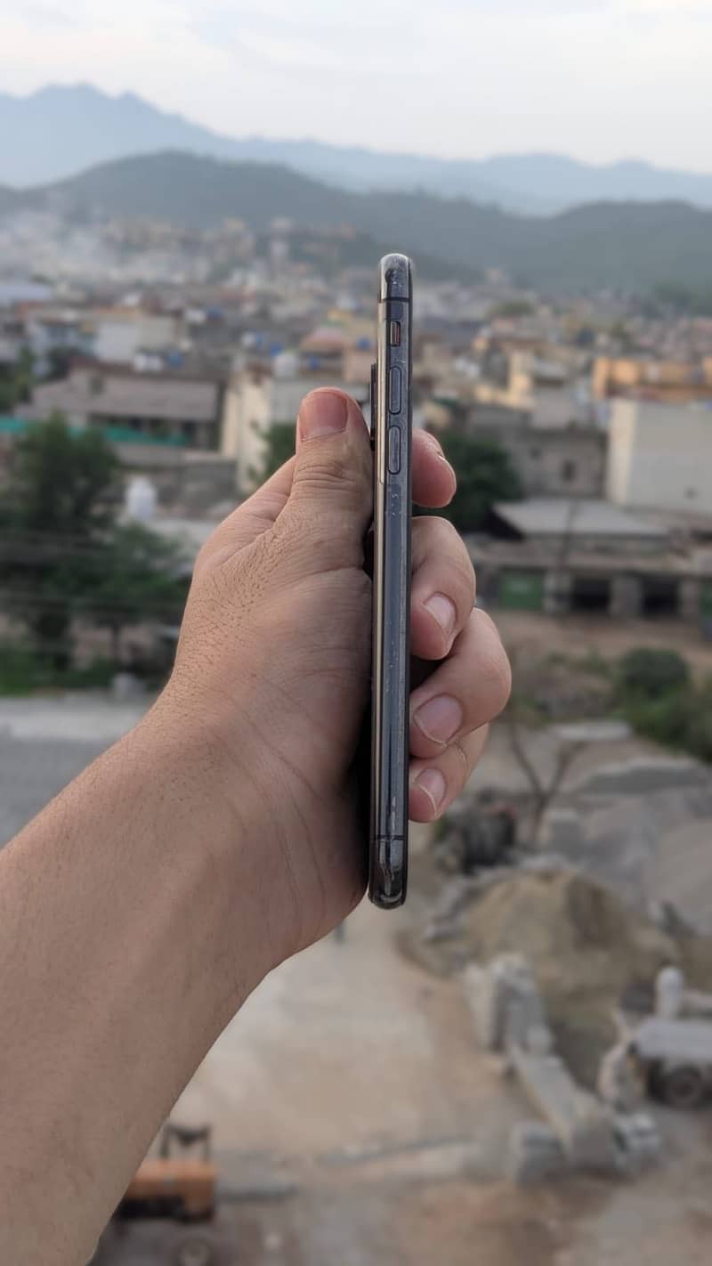 Apple iPhone X 2