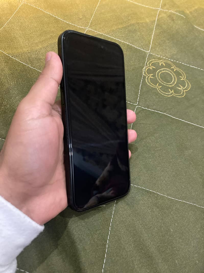 Apple iPhone 15 plus 2
