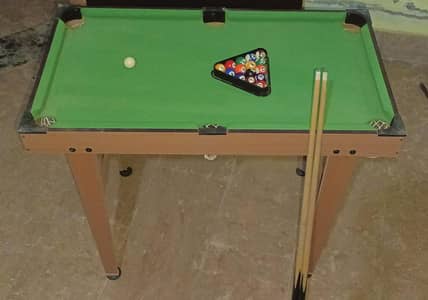 Mini Freestanding 8-Ball Pool Table (90cm x 70.4cm) with Legs