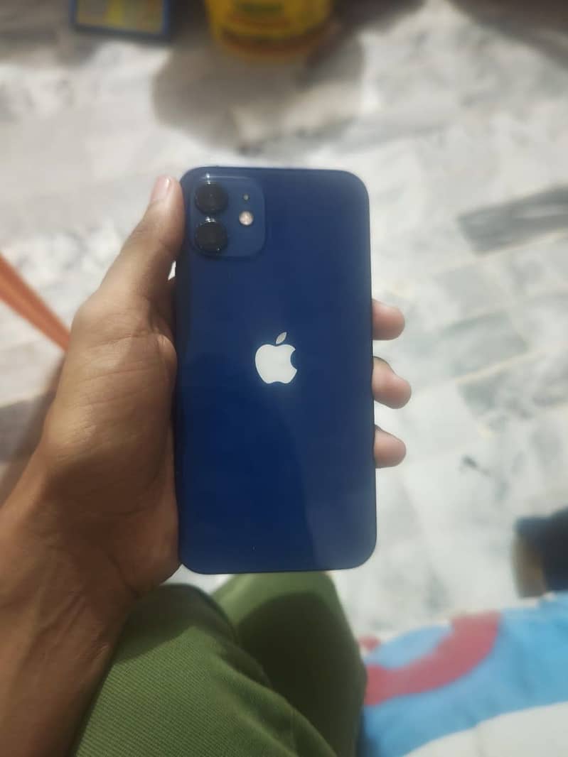 Apple iPhone 12 3