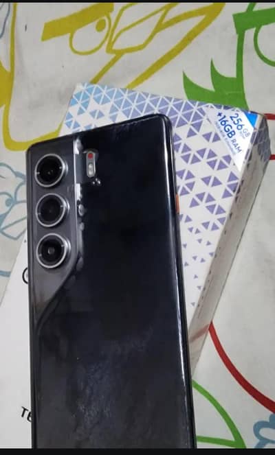 Tecno CAMON 40 Pro
