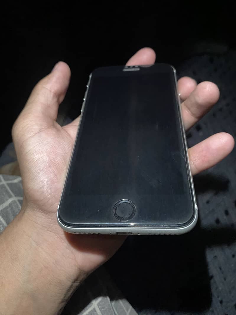 Apple iPhone SE 3