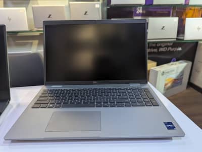 Dell Precesion 3570 ( i7 1255U)