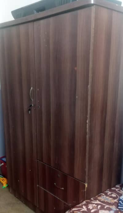 2 door wooden almari in best condition