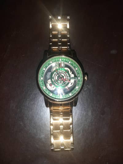 Versaille 2.0 golden watch