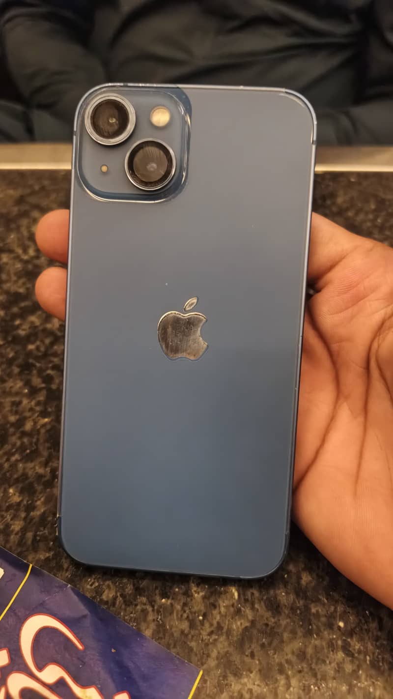 Apple iPhone 13 4
