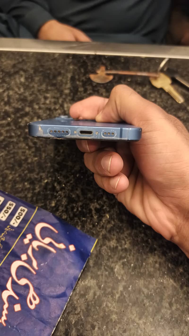 Apple iPhone 13 6