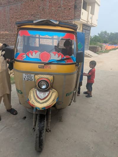 2020 modil cng rickshaw