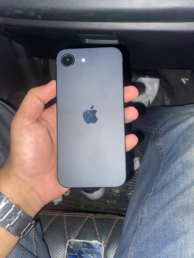 Apple iPhone 16e