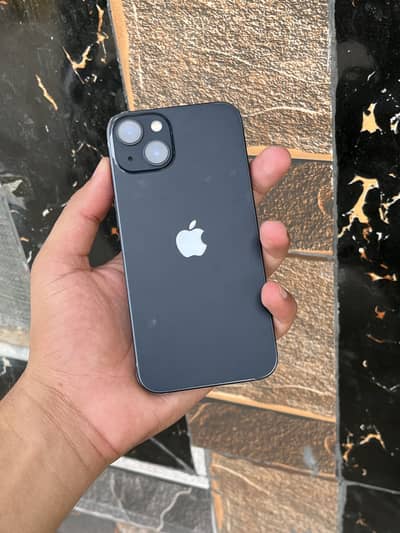 Apple iPhone 13