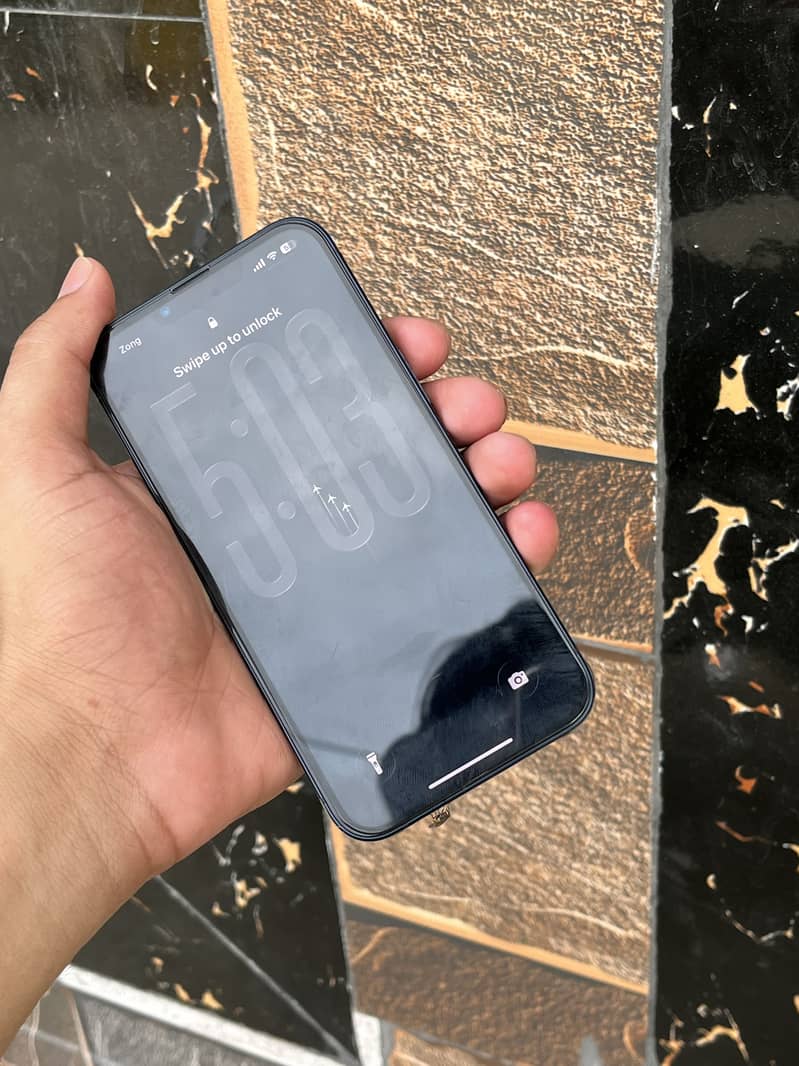 Apple iPhone 13 1