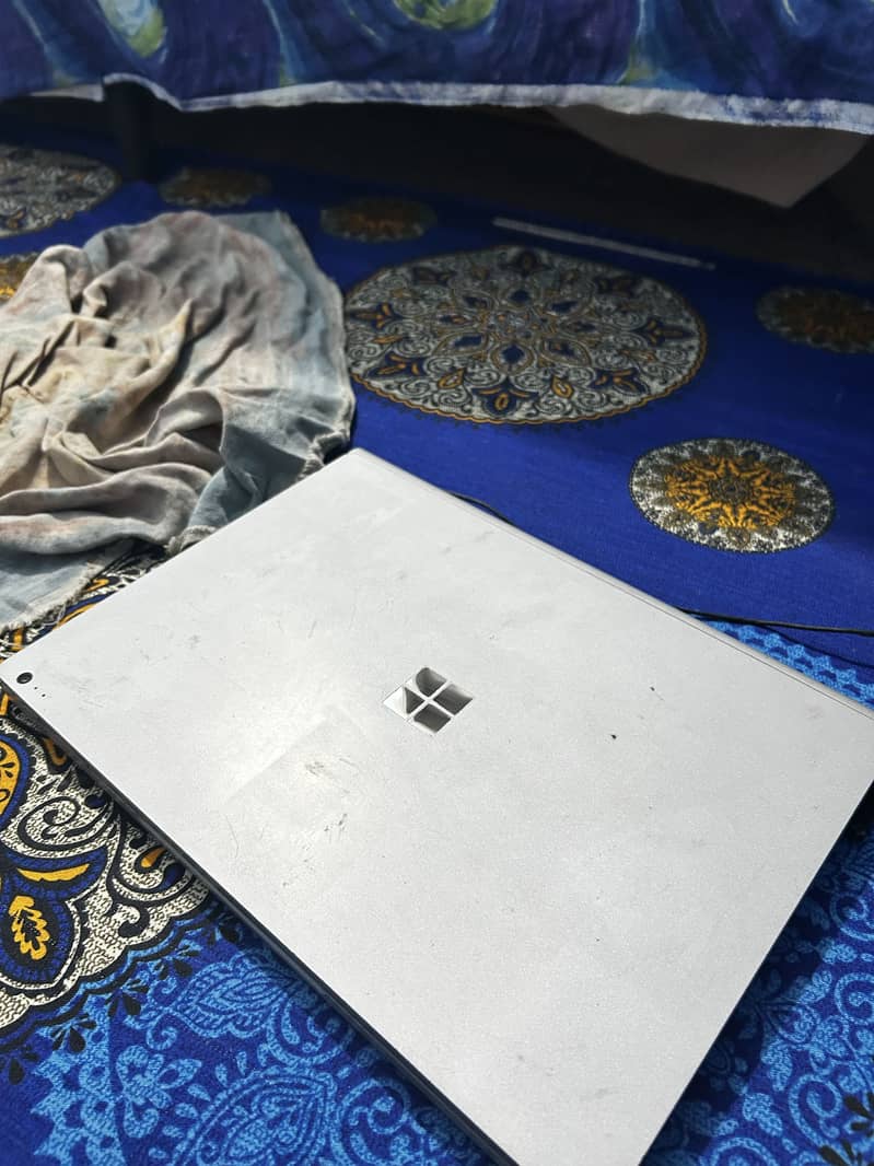 Microsoft Surface Book 1 (Performance Base) 0