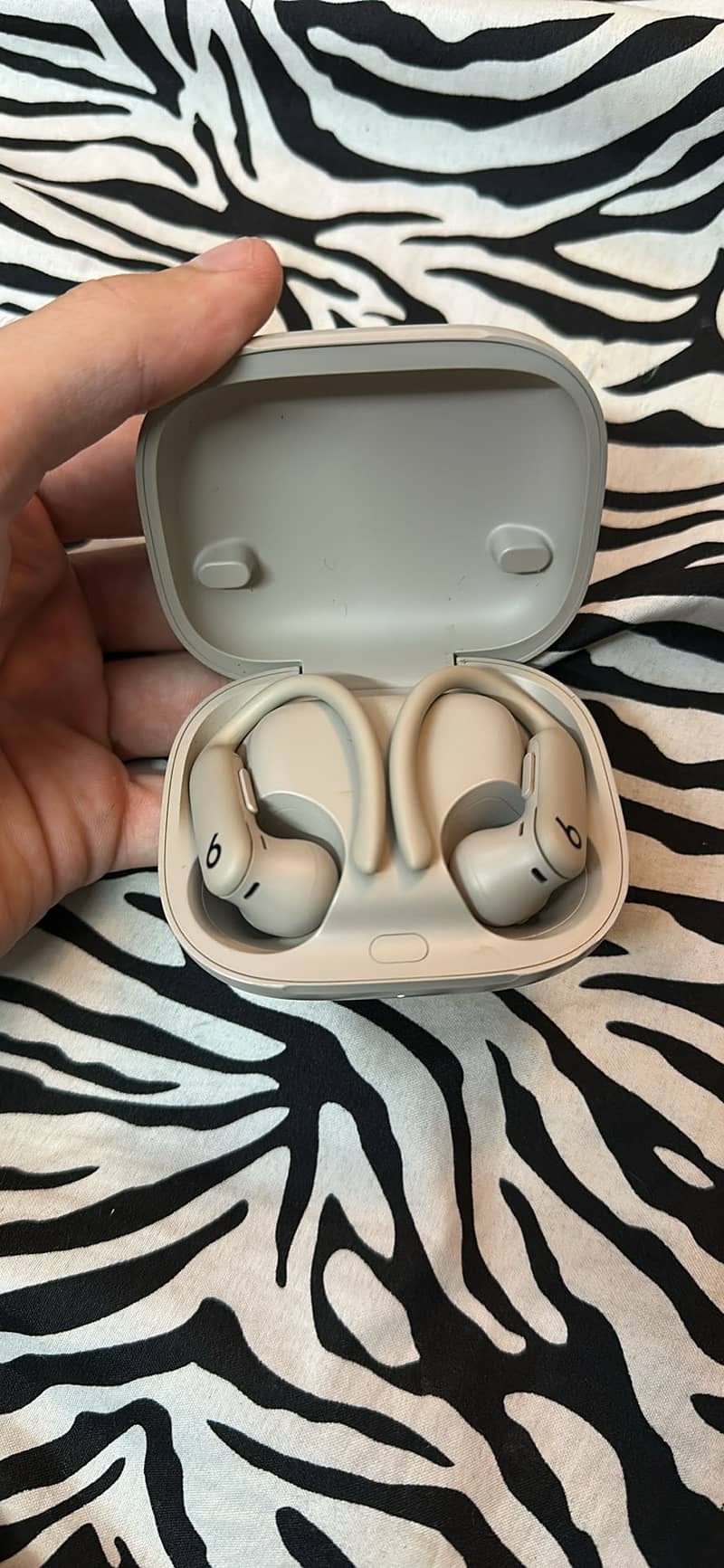 Power beats pro2 3