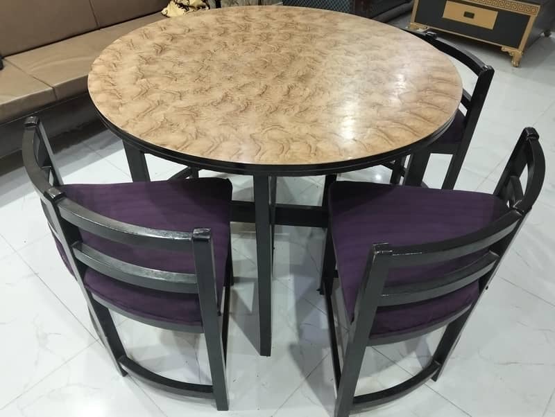 Round table 6