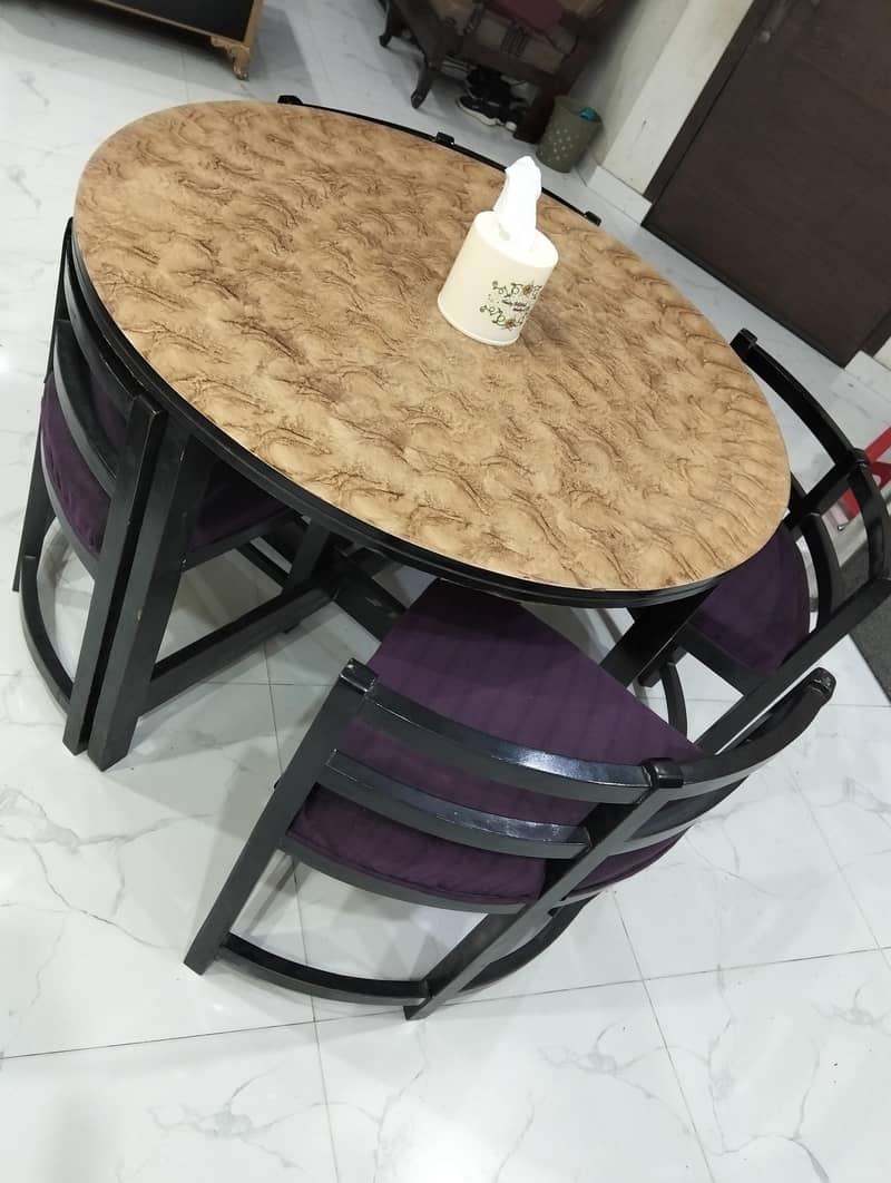Round table 7