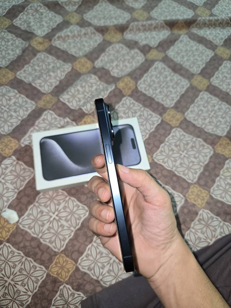 Apple iPhone 15 Pro Max 1