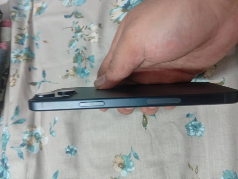 Apple iPhone 15 plus 3