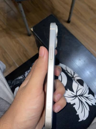 Apple iPhone 14
