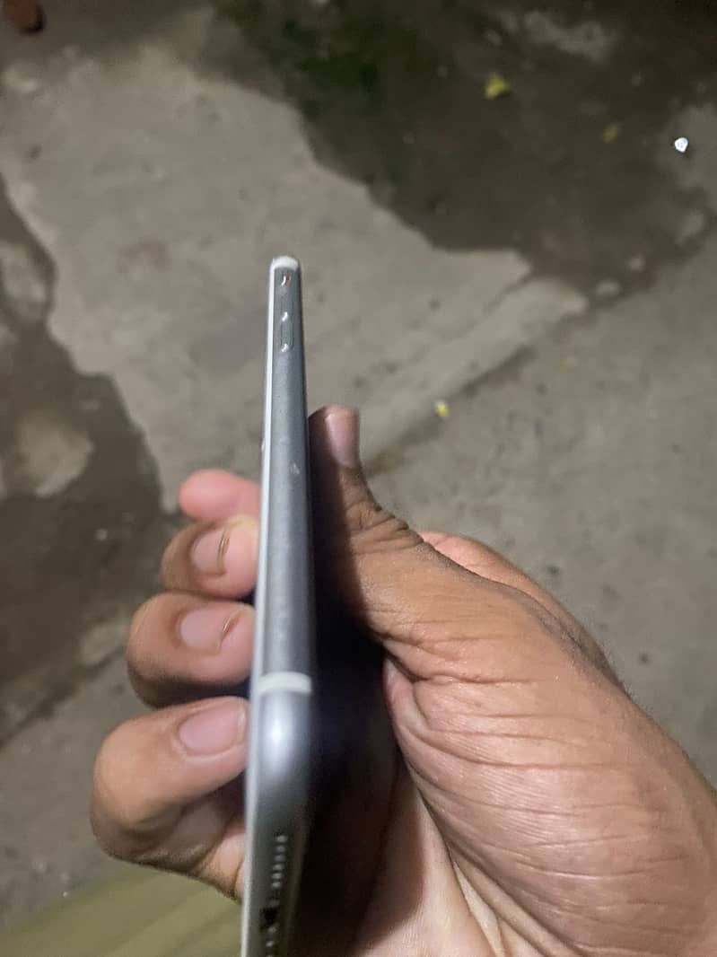 Apple iPhone SE 2nd Generation 2