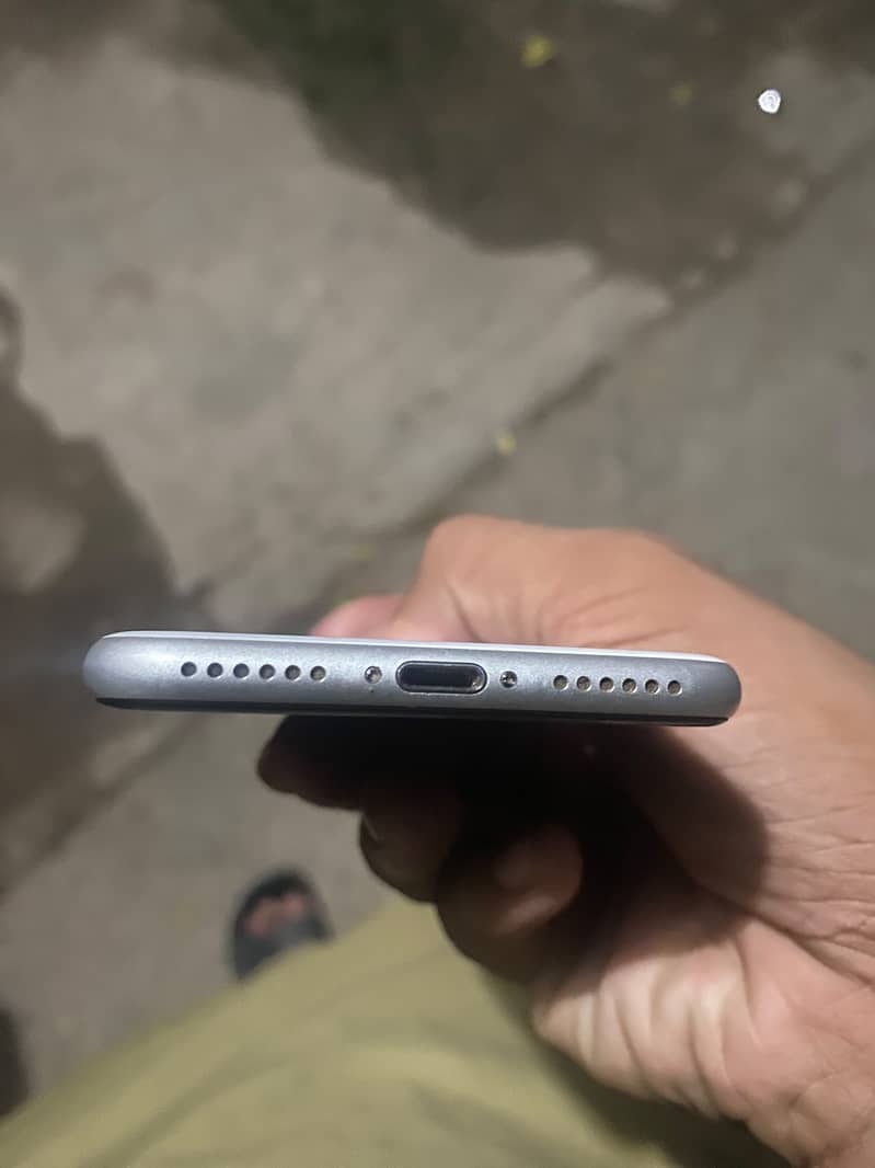 Apple iPhone SE 2nd Generation 3