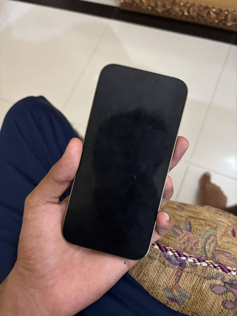 Apple iPhone 14 Pro Max 6