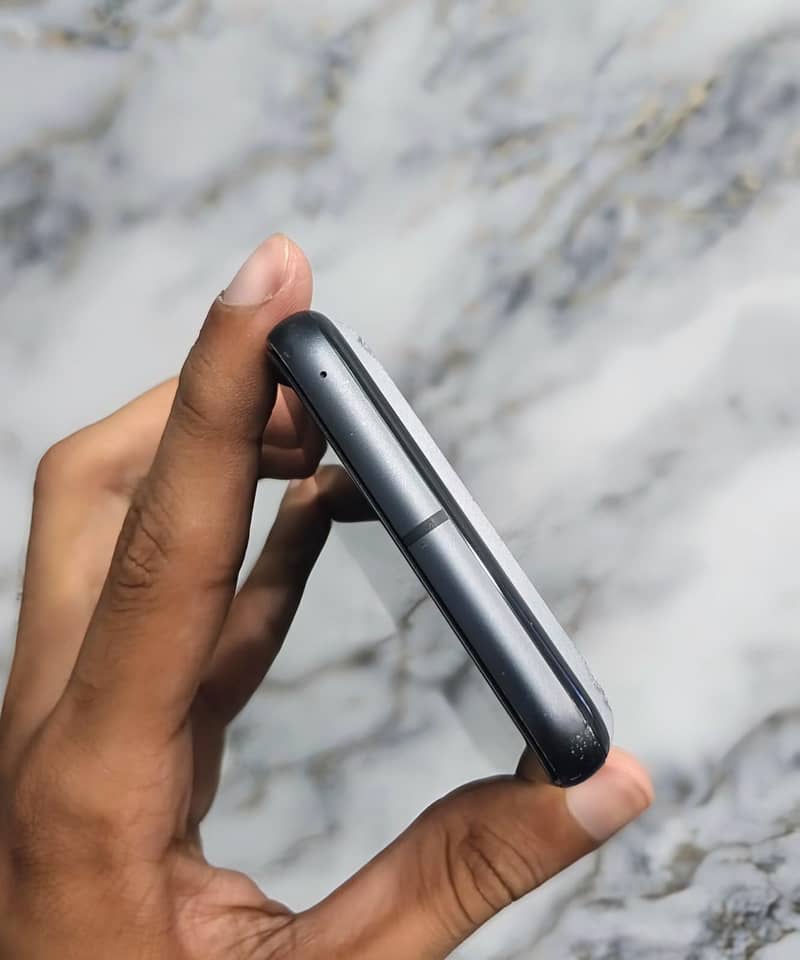Google Pixel 8 6