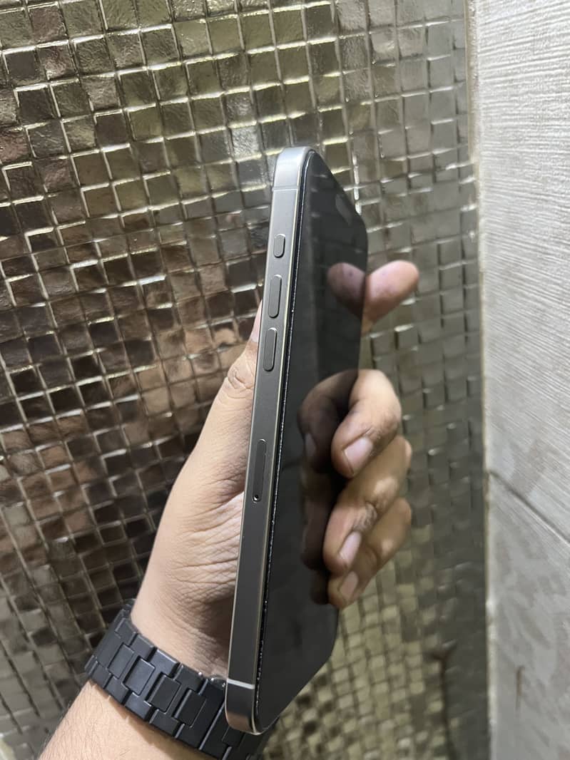 Iphone 15 pro max 3
