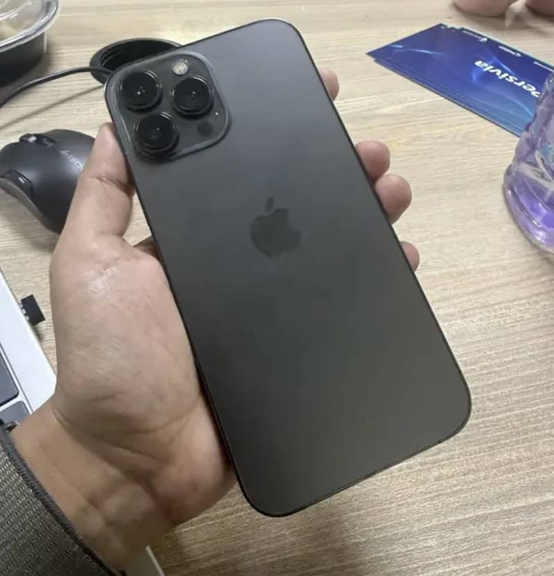 Apple iPhone 13 Pro Max 2