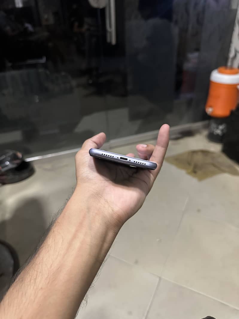 Apple iPhone 11 3
