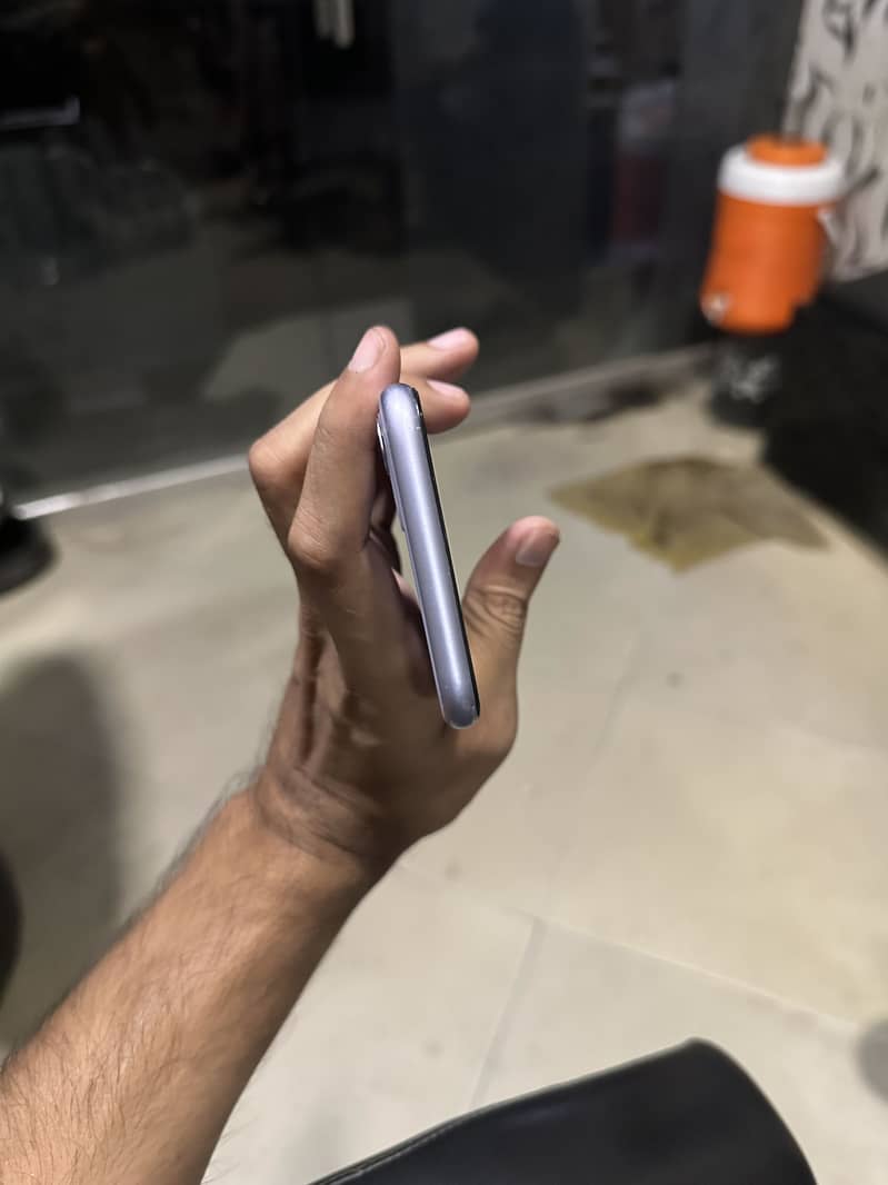 Apple iPhone 11 5