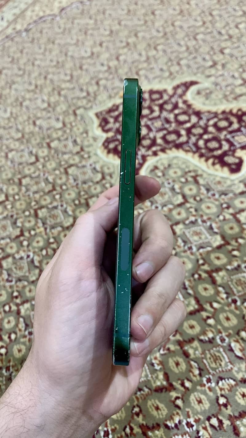 Apple iPhone 13 3
