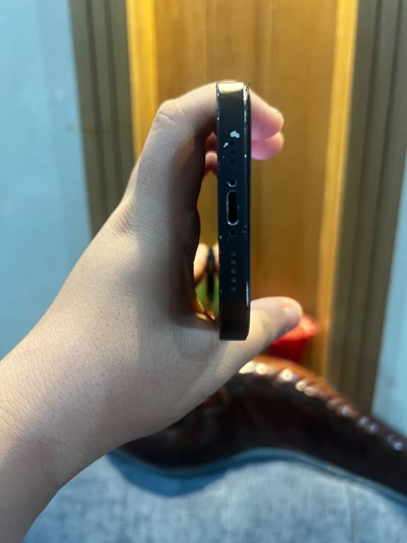 Apple iPhone 13 1
