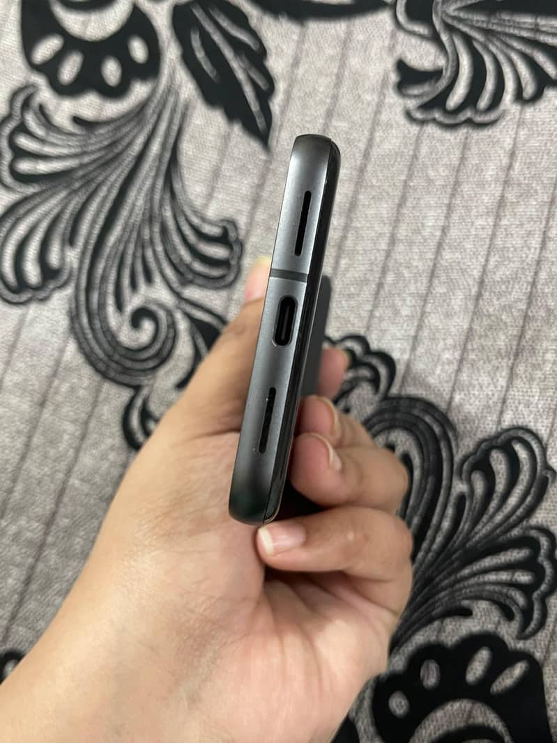 Google pixel 8 4
