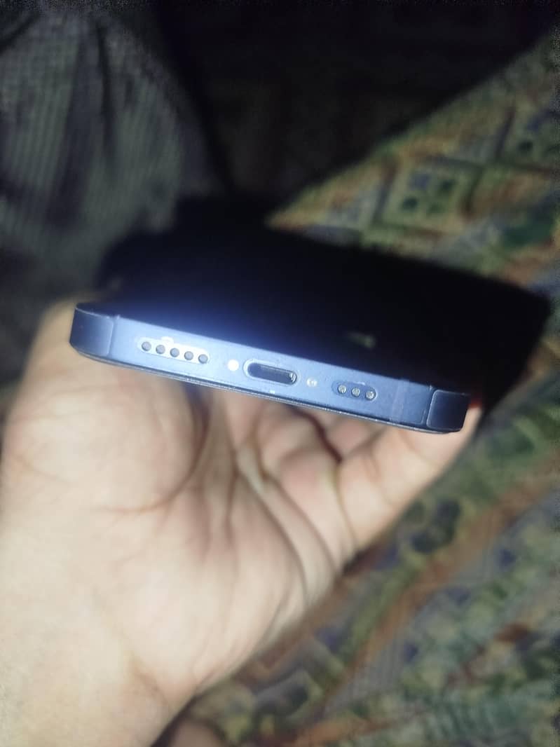 Apple iPhone 13 1