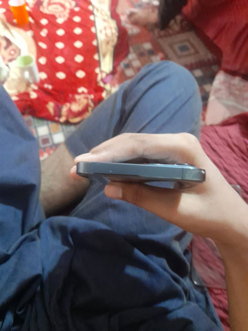 Apple iPhone 12 Pro Max 4