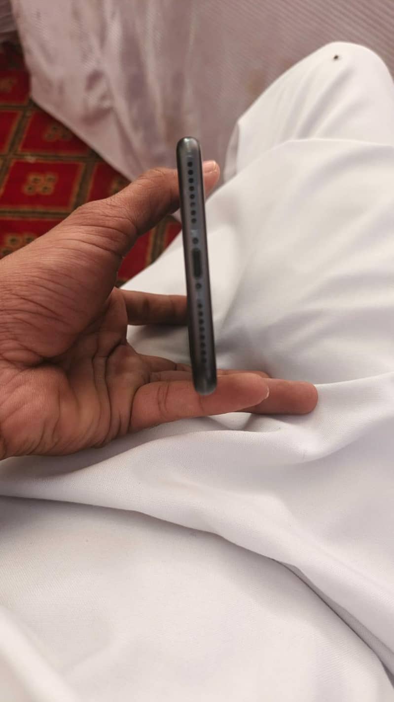Apple iPhone 8 Plus 1