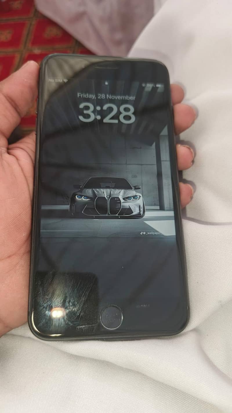 Apple iPhone 8 Plus 5