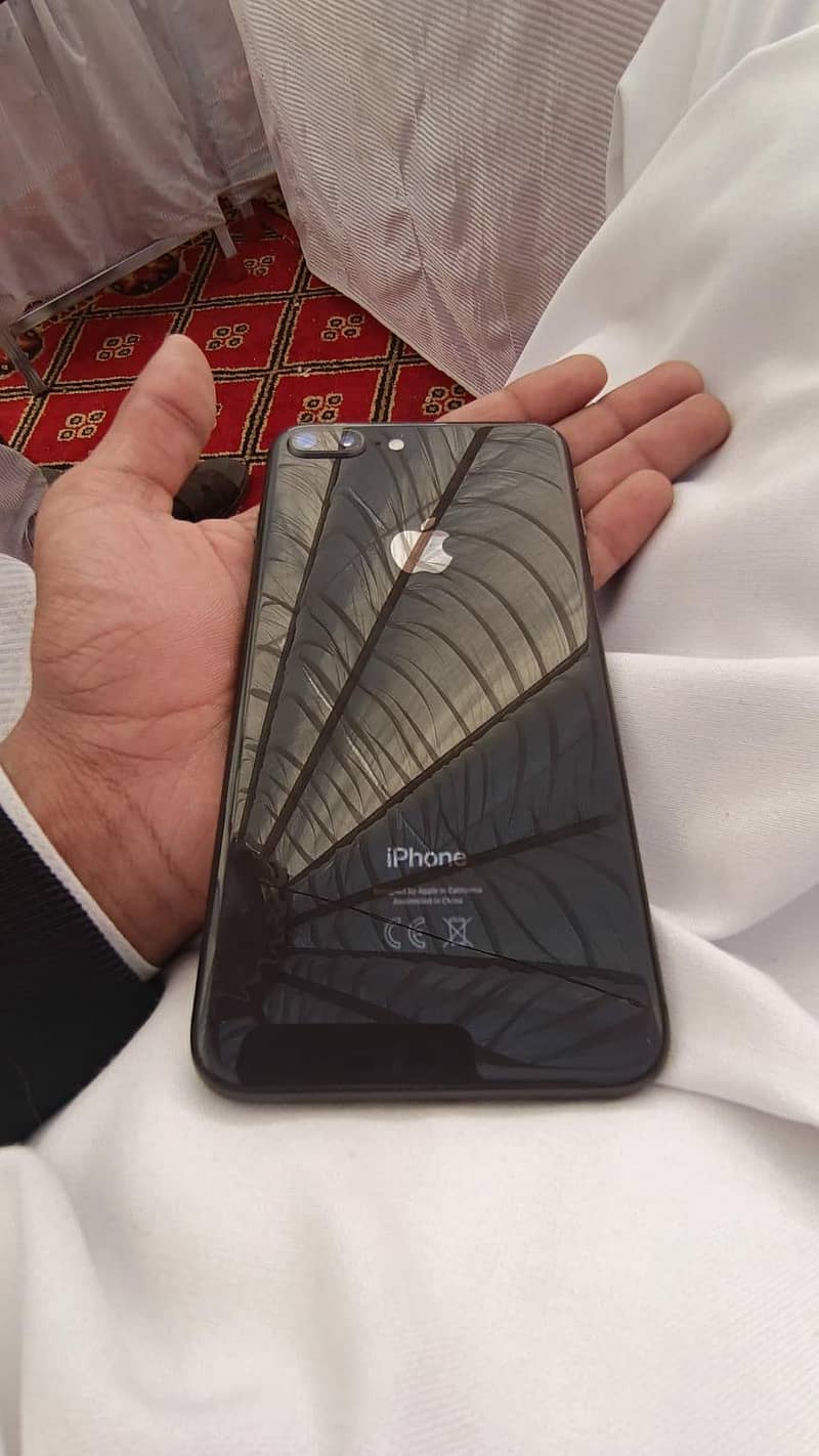 Apple iPhone 8 Plus 9