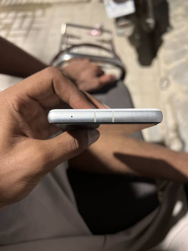 Google Pixel 7a 3