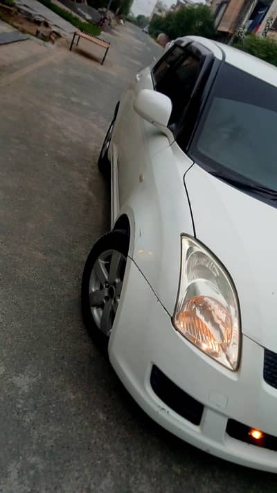Suzuki Swift 2012 neat and clean