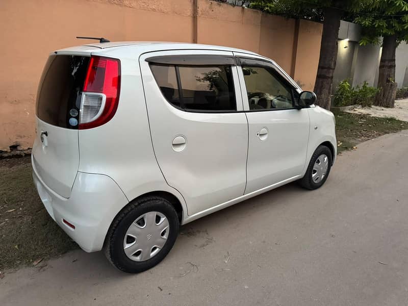 Nissan Moco 2010/14 3