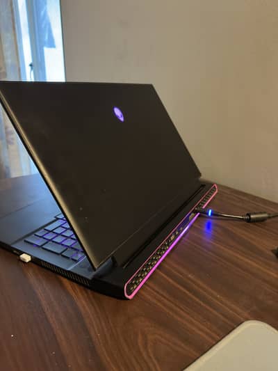 Alienware M17 R2