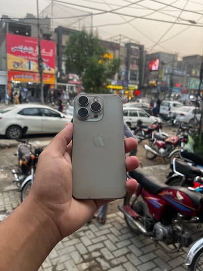 Apple iPhone 16 Pro