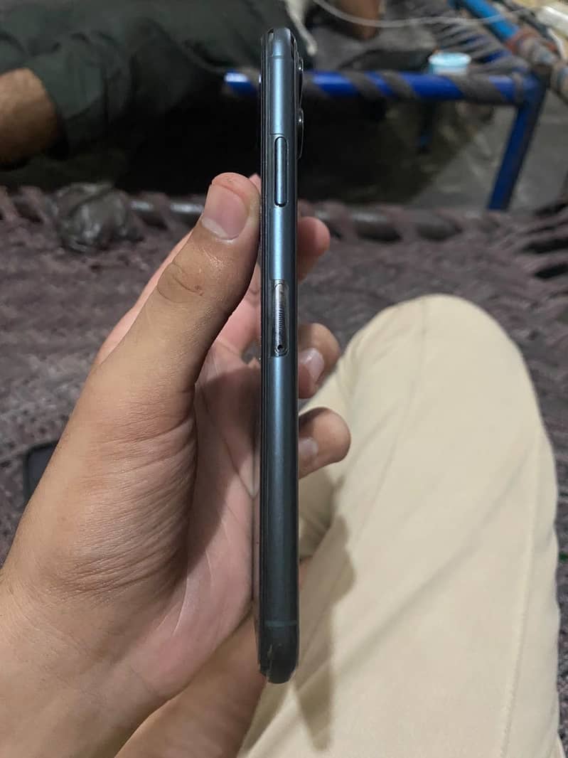 Apple iPhone 11 Pro Max 2