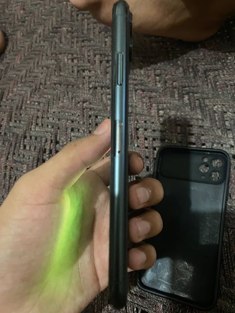 Apple iPhone 11 Pro Max 3